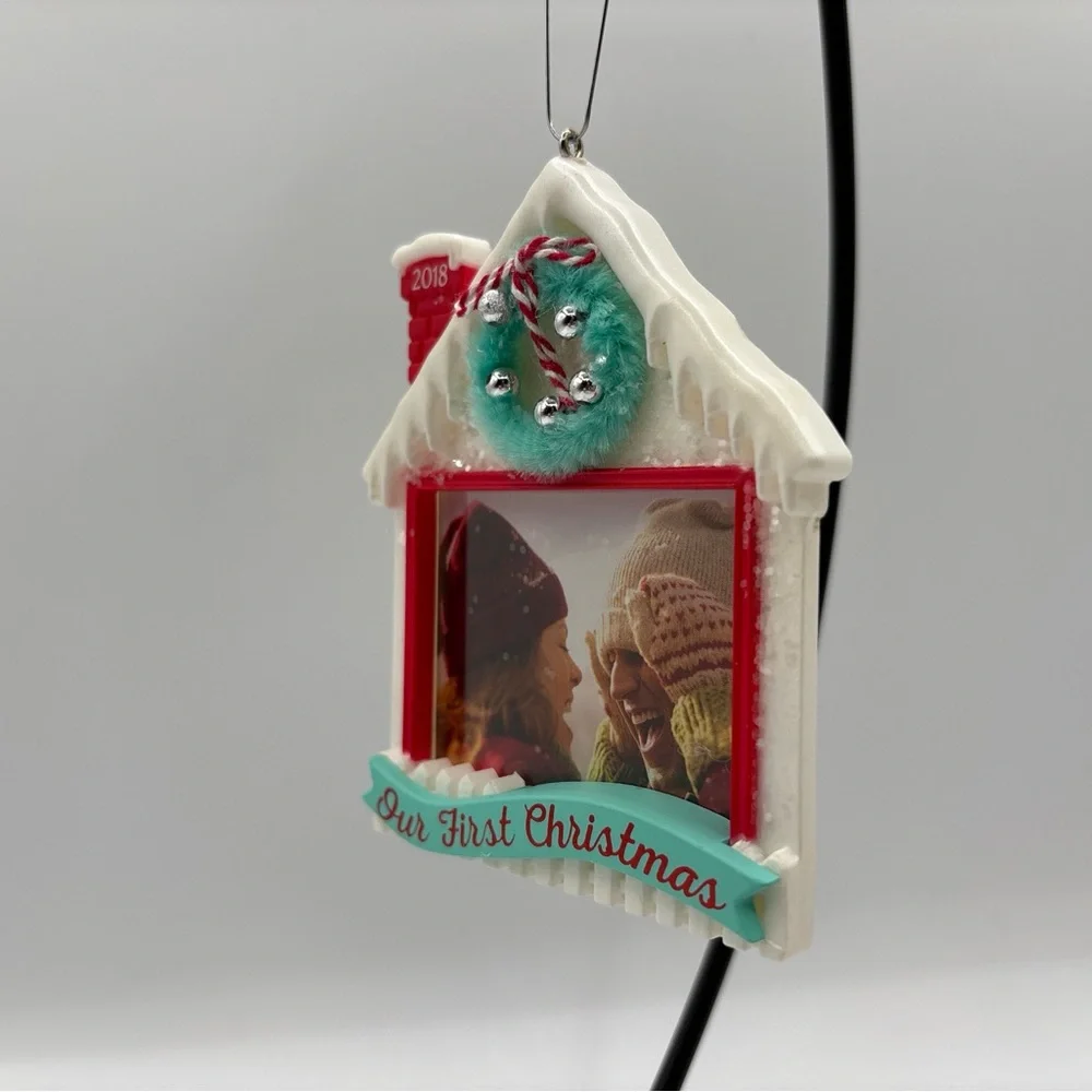 Hallmark Keepsake 2018 Our First Christmas‎ - Christmas Tree Photo Holder